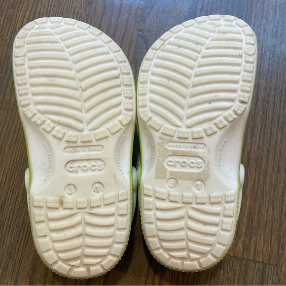 Crocs Classic Glow in the Dark Kids Clogs (209158) - Limeade Junior size 1 - Picture 9 of 10